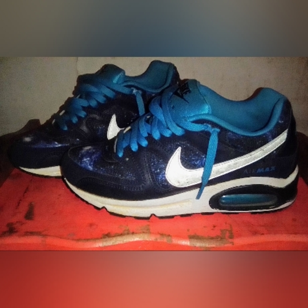 Nike AirMax Sneakers
